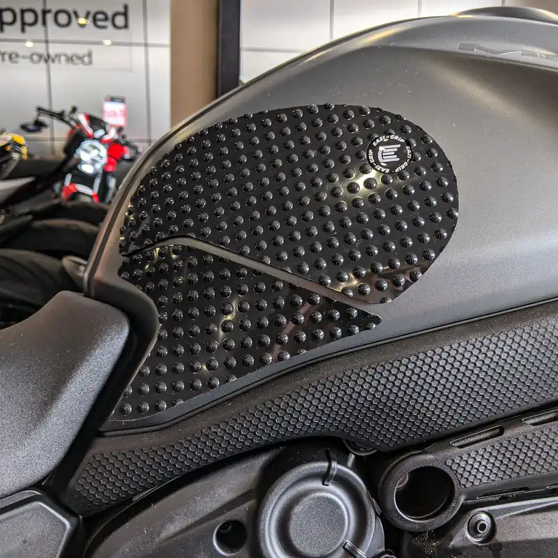 Eazi-Grip Ducati Monster 2021-2025 - EVO