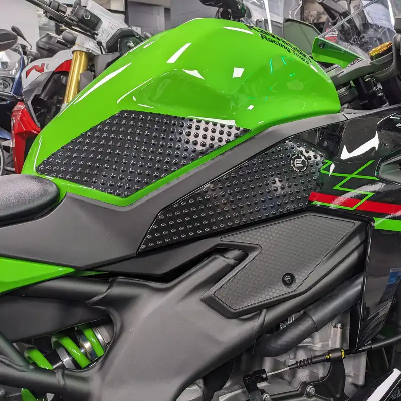 Eazi-Grip Kawasaki Ninja ZX-4RR 2023-2025 - EVO