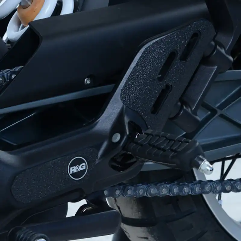 R&G Boot Guard Kit for the Husqvarna Svartpilen 401 '18- '23 & Svartpilen 125 '21- models