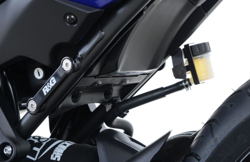 Yamaha MT-09 2013-2019 R&G racing footrest blanking plates & reservoir holder